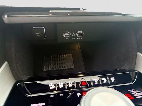 New 2026 Jeep Grand Wagoneer Limited AWD/4WD image 32