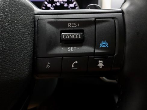 Certified 2025 Nissan Rogue SV image 29