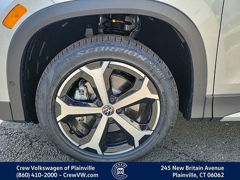 New 2026 Volkswagen Tiguan SE AWD/4WD image 17