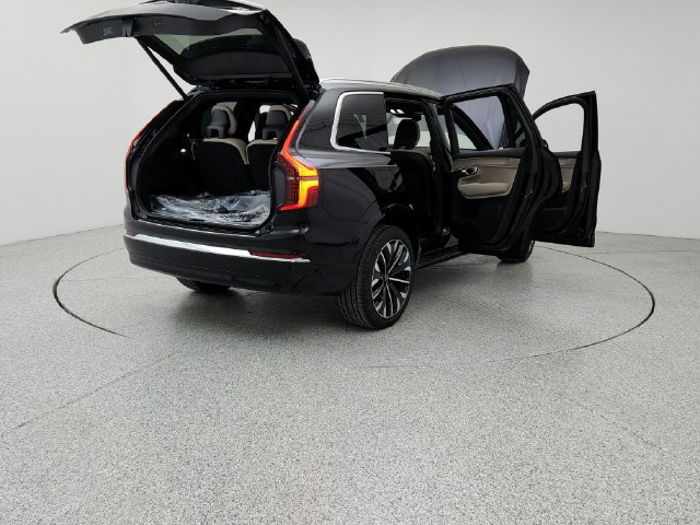 New 2026 Volvo XC90 T8 Plus w/ Protection Package Premier AWD/4WD image 11