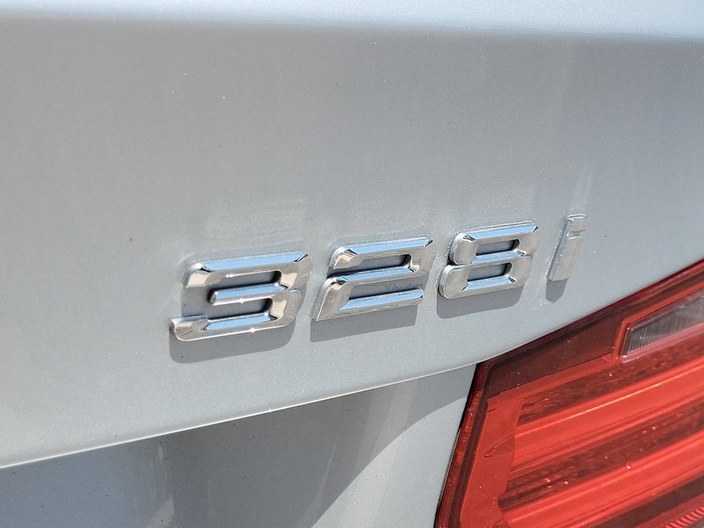 Used 2015 BMW 328i xDrive Wagon AWD/4WD image 19