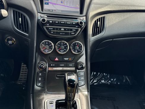 Used 2016 Hyundai Genesis Coupe 3.8 image 21
