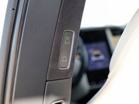 Used 2021 Tesla Model X Long Range image 53