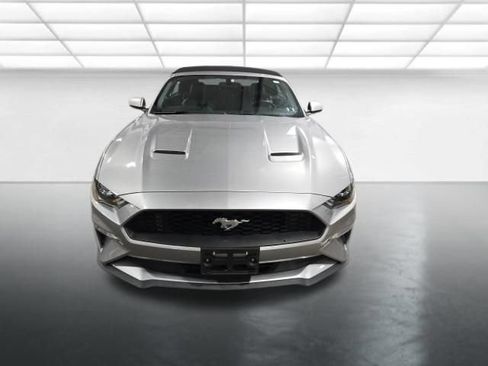 Used 2020 Ford Mustang Premium RWD image 9