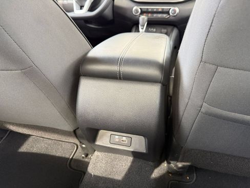 Used 2025 Nissan Altima 2.5 SV FWD image 23