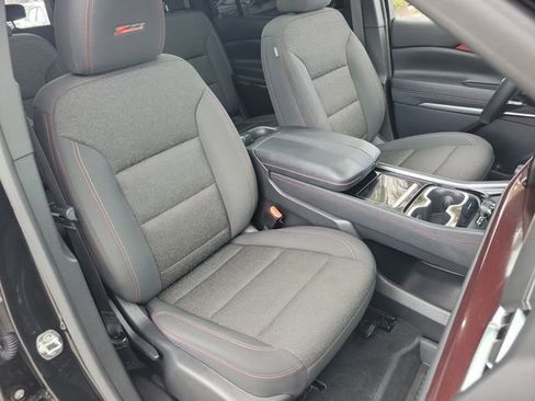 Used 2024 Chevrolet Traverse Z71 w/ Enhanced Driving Package AWD/4WD image 22