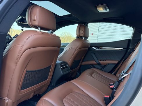 Used 2019 Maserati Ghibli S GranLusso image 21
