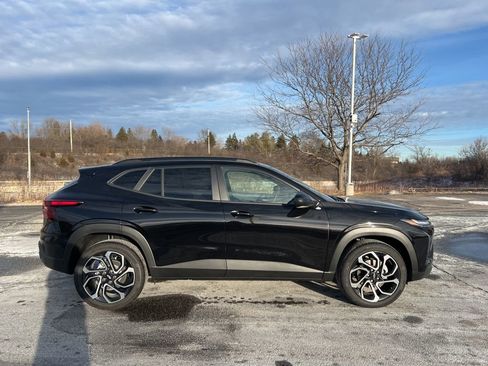 New 2026 Chevrolet Trax RS w/ Sunroof Package image 3