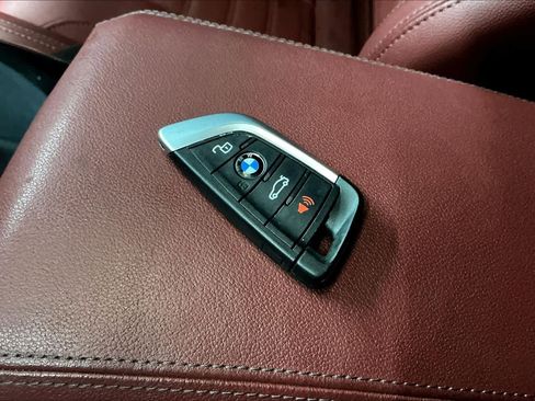 Used 2023 BMW i4 eDrive40 image 13