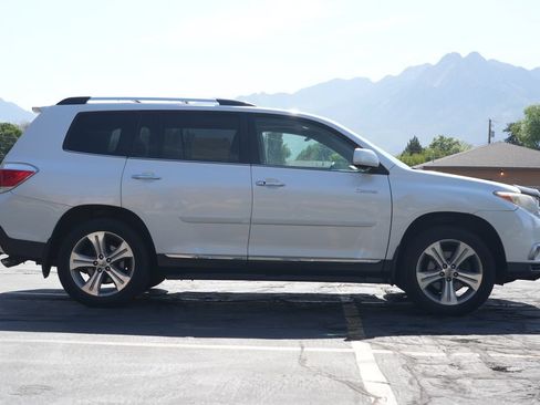 Used 2013 Toyota Highlander Limited AWD/4WD image 6