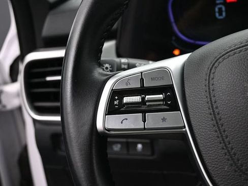 Used 2025 Kia Telluride S FWD image 23
