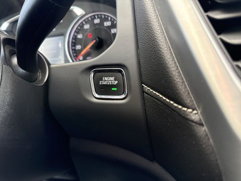 Used 2023 GMC Acadia SLE w/ Driver Convenience Package FWD image 25
