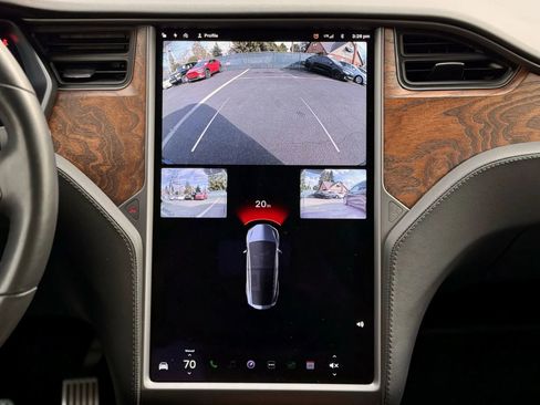 Used 2018 Tesla Model X 100D image 17