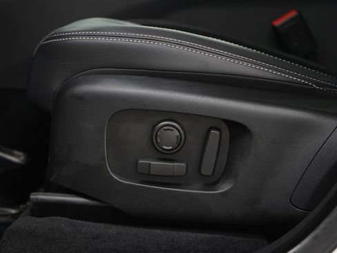 Used 2023 Land Rover Range Rover Velar R-Dynamic S image 23