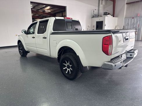 Used 2014 Nissan Frontier SV w/ SV Value Truck Package image 6