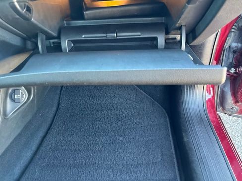 Used 2016 Chrysler 200 S FWD image 33