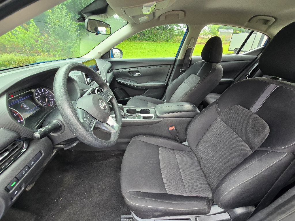 Used 2024 Nissan Sentra SV FWD image 11