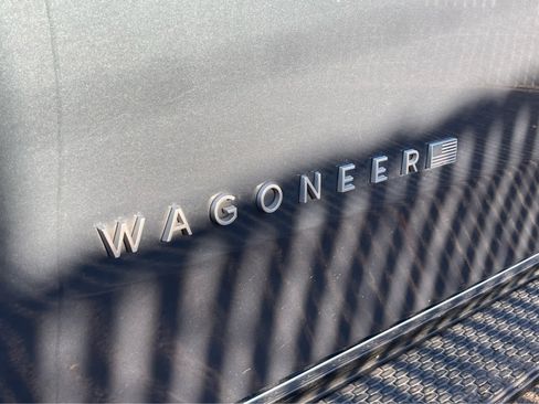 Used 2023 Jeep Wagoneer Series III w/ Preferred Equipment Group image 8