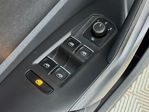 Used 2024 Volkswagen Jetta SE image 17