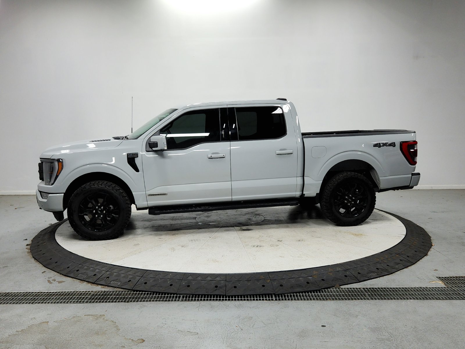 Used 2023 Ford F150 Lariat w/ Equipment Group 502A High AWD/4WD image 5