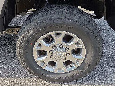 Used 2022 RAM 2500 Laramie w/ Body Color Bumper Group AWD/4WD image 7