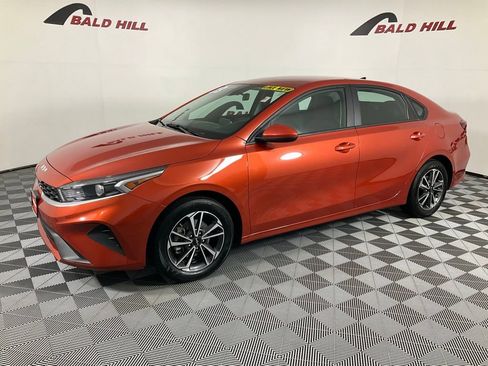 Used 2023 Kia Forte LXS image 3