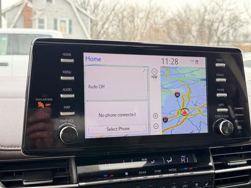 Used 2022 Toyota Sienna Platinum image 39