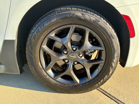 Used 2020 Chrysler Pacifica Touring-L Plus image 35