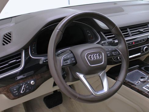 Used 2017 Audi Q7 3.0T Prestige w/ Prestige Package image 32