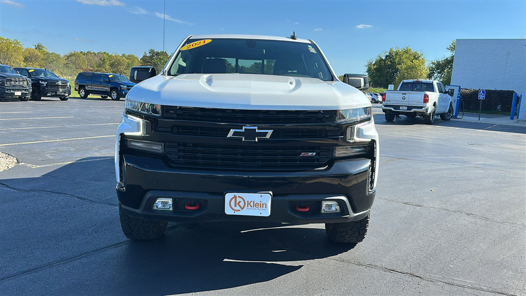 Used 2021 Chevrolet Silverado 1500 LT Trail Boss w/ Convenience Package II AWD/4WD image 2