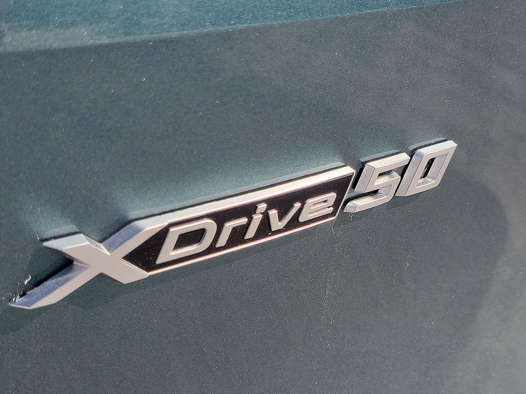 Used 2024 BMW iX xDrive50 w/ Sport Package AWD/4WD image 7
