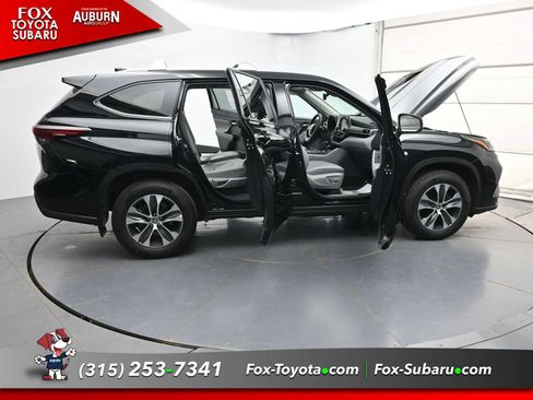 Used 2026 Toyota Highlander XLE AWD/4WD image 39