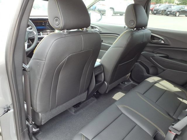New 2026 Chevrolet Trax ACTIV w/ Sunroof Package FWD image 9