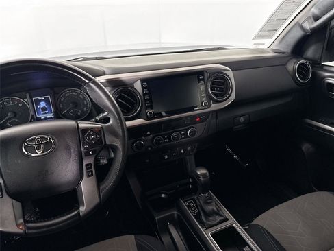 Used 2021 Toyota Tacoma TRD Off-Road AWD/4WD image 30