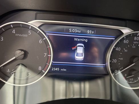 Used 2025 Nissan Sentra SV FWD image 4