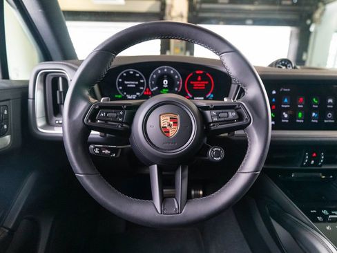 Certified 2025 Porsche Cayenne S AWD/4WD image 34