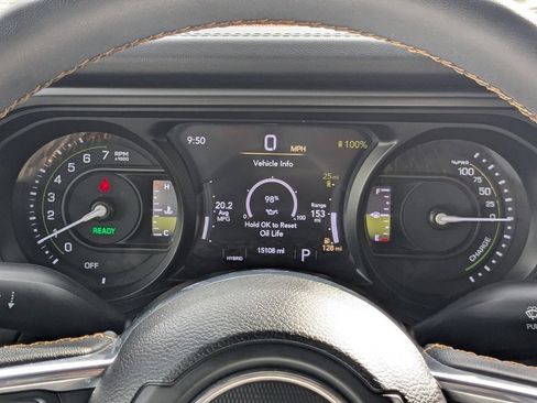 Used 2024 Jeep Wrangler Unlimited Sahara AWD/4WD image 28