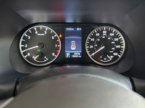 Used 2025 Nissan Sentra S image 34