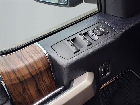 Used 2020 Ford F150 Lariat image 11