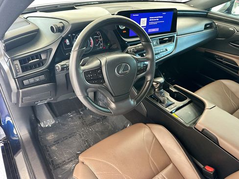 Used 2023 Lexus ES 350 Ultra Luxury w/ Accessory Package (Z2) FWD image 9