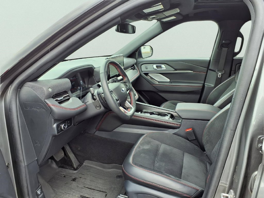 Used 2025 Ford Explorer ST AWD/4WD image 19