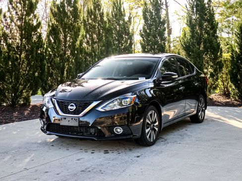 Used 2017 Nissan Sentra SL w/ SL Premium Technology Package image 5