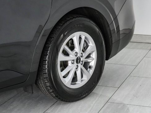 Used 2023 Kia Carnival LX FWD image 60