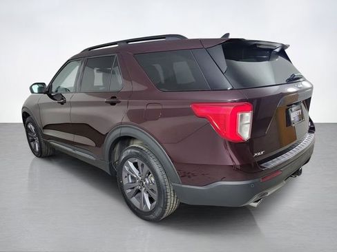 Used 2023 Ford Explorer XLT w/ Equipment Group 202A AWD/4WD image 5