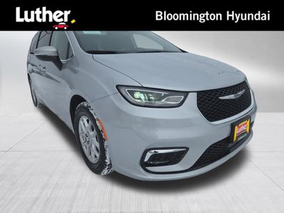 Used 2023 Chrysler Pacifica Touring-L
