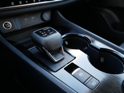 Certified 2022 Nissan Rogue SV image 24