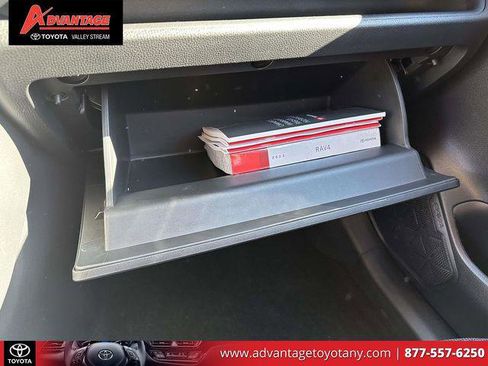 Certified 2022 Toyota RAV4 LE image 38