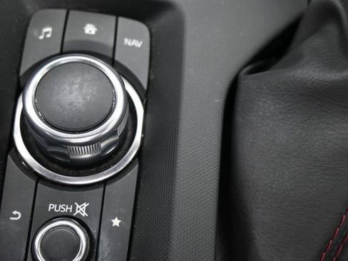 Used 2019 MAZDA MX-5 Miata RF Grand Touring RWD image 13