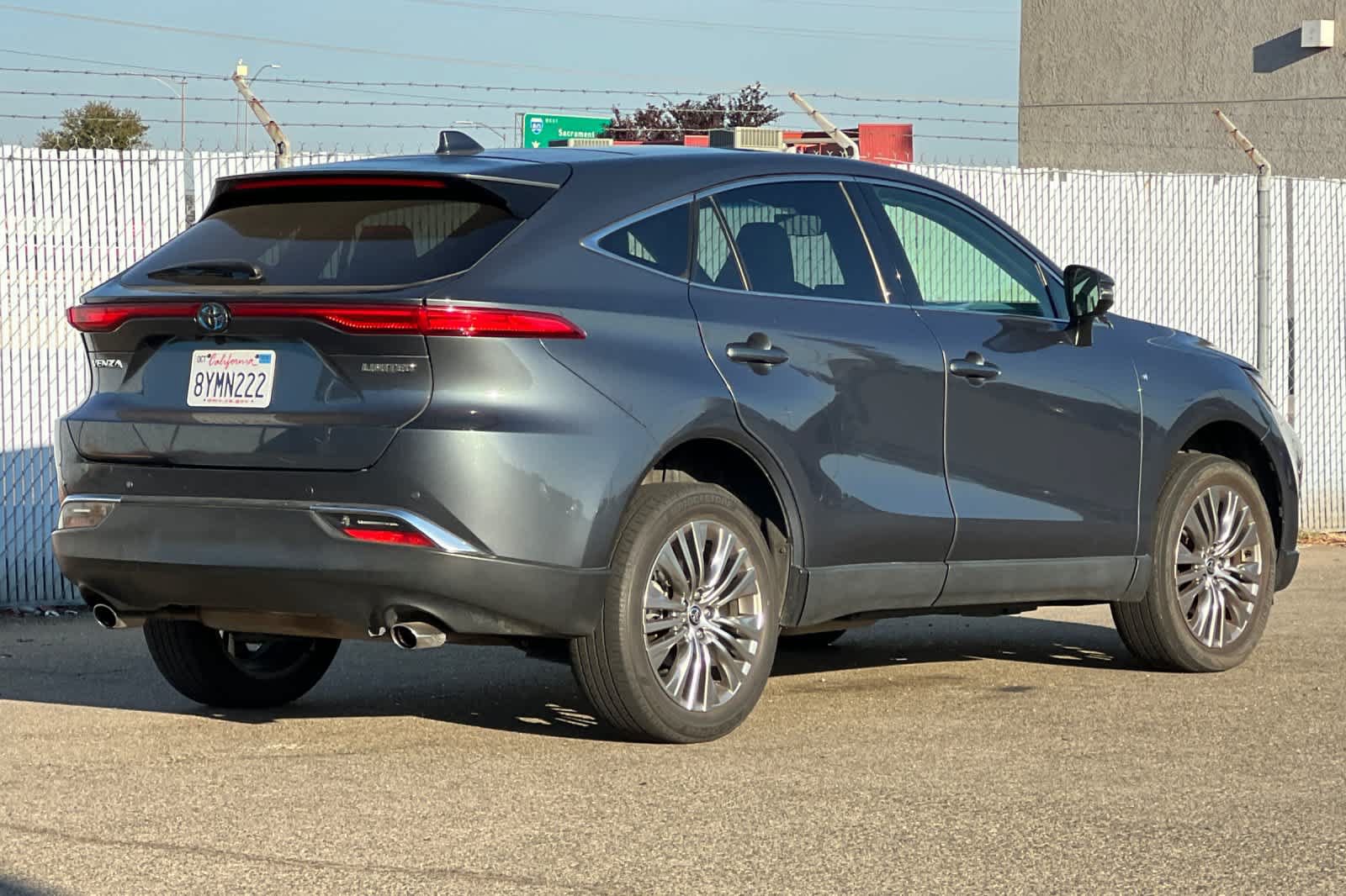 Used 2021 Toyota Venza Limited AWD/4WD image 3