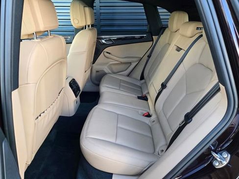 Used 2025 Porsche Macan image 13